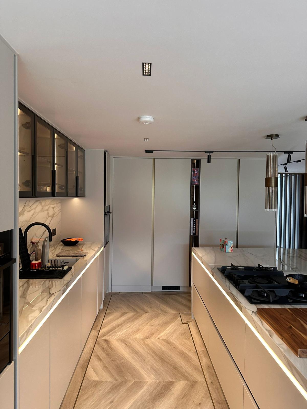 Side view of 10W dimmable linear LED recessed light showing slim profile